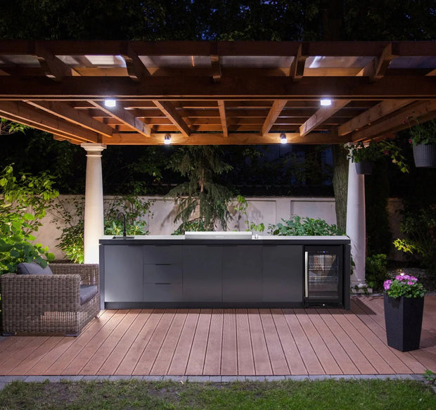 <strong>Ready-Built Outdoor Kitchens </strong>